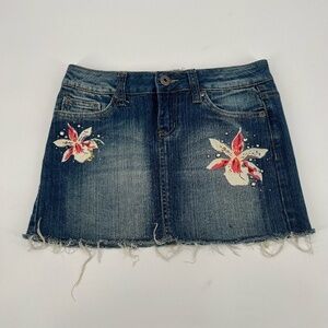 ZD Pink Floral Embellished Rough Hem Cut Off Mini Jean Skirt Size 3 Women’s